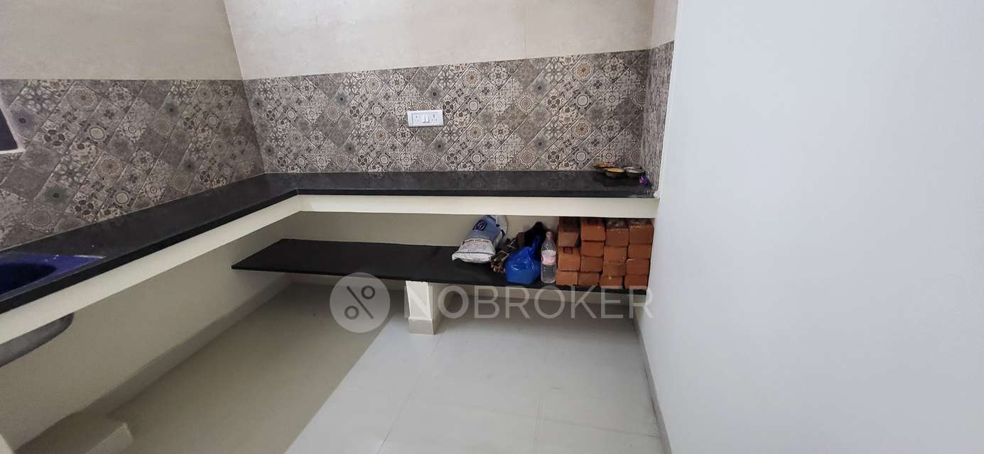 1 BHK House for Rent  In Naveen Apartments