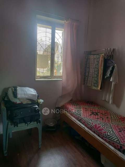 1 BHK Flat For Sale  In  Kandivali West