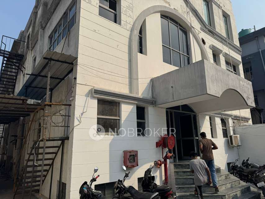 Industrial Building in Sector 8a, Rohini, Delhi for Rent 