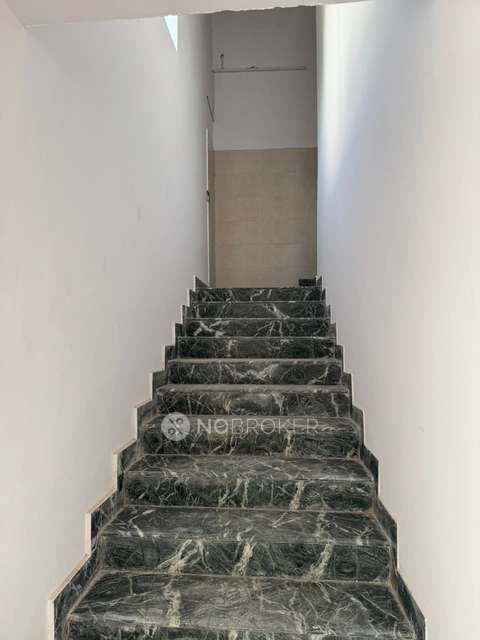 Industrial Building in Sector 8a, Rohini, Delhi for Rent 