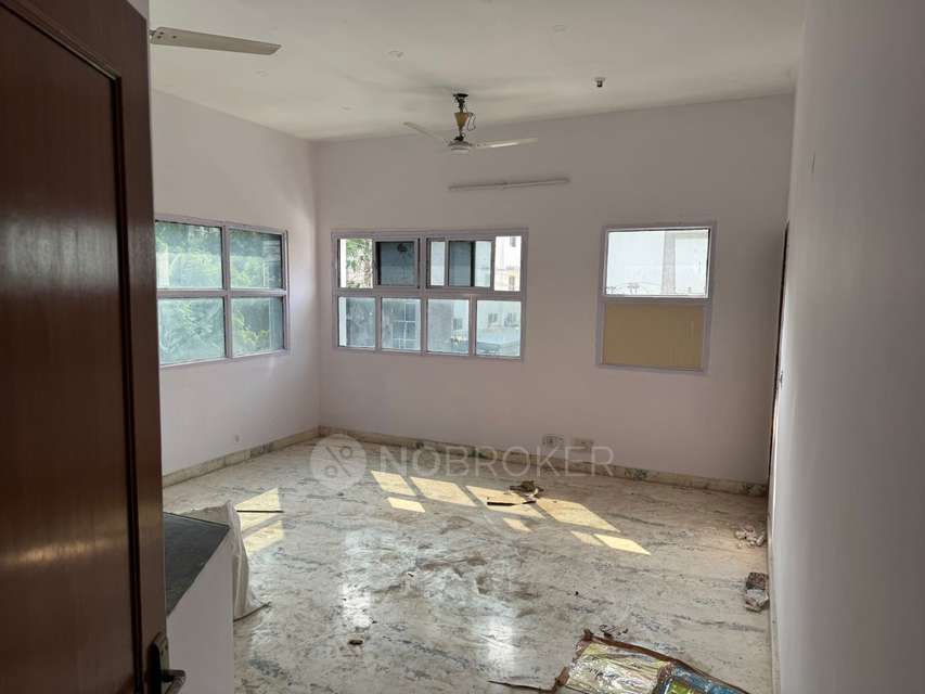 Industrial Building in Sector 8a, Rohini, Delhi for Rent 