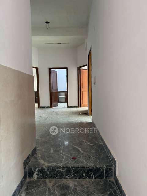 Industrial Building in Sector 8a, Rohini, Delhi for Rent 