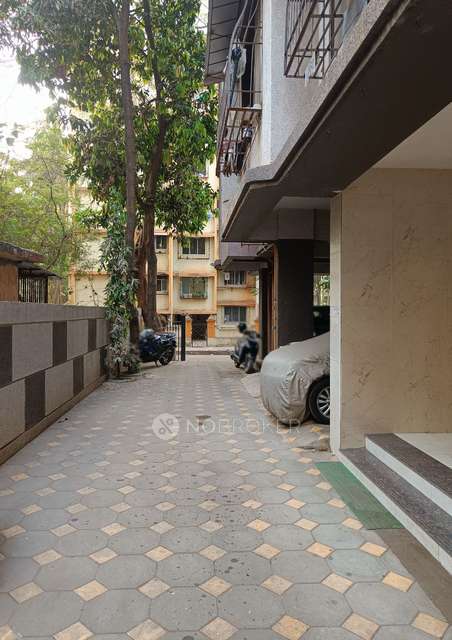 1 BHK Flat In Nitha Nivas Chs For Sale  In Vazira Naka, Borivali West