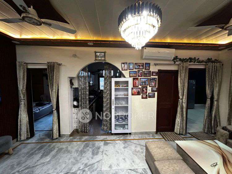 4+ BHK Flat For Sale  In Sector 10 Hbc