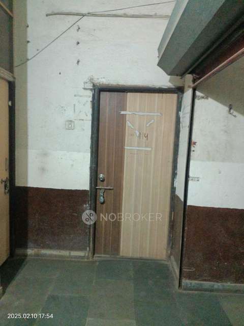 Industrial Building in Dahisar East, Mumbai for Rent 
