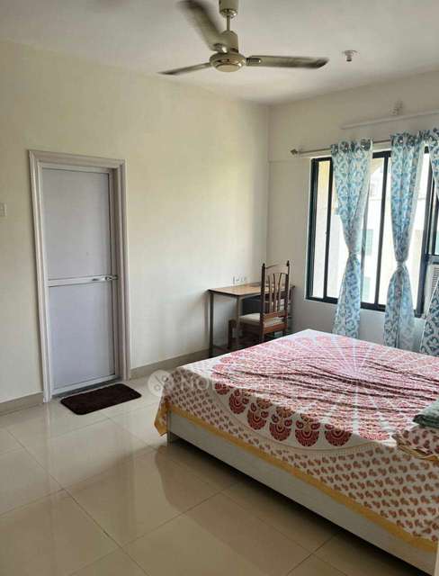 Single Room for Male In 4 BHK  In Crystal Court In Powai