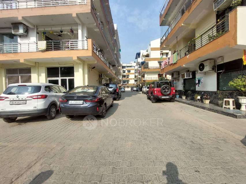 3 BHK Flat In 54, Taj Apartment, Rohini Sector 15 For Sale  In Taj Apartments