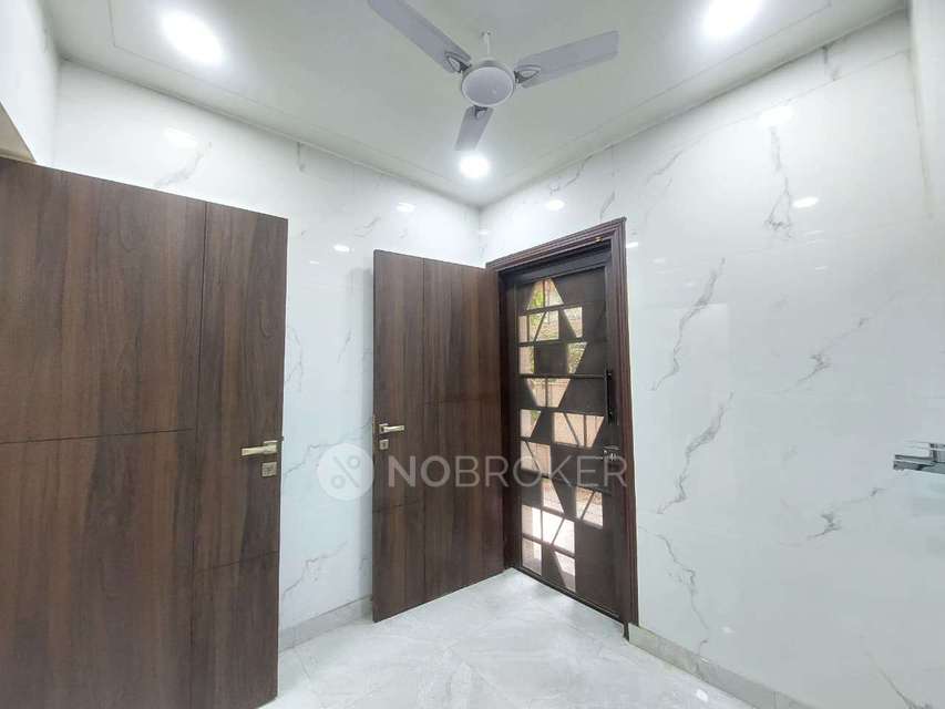 3 BHK Flat In 54, Taj Apartment, Rohini Sector 15 For Sale  In Taj Apartments