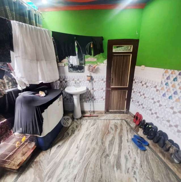 2 BHK Flat In Rwa Noor E Elahi Colony For Sale  In Shahdara