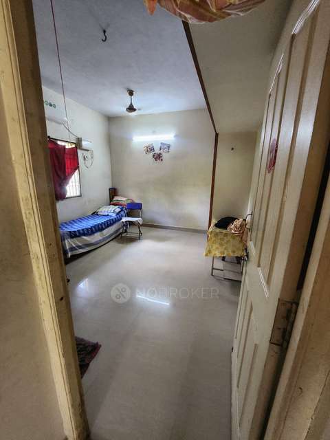 2 BHK Flat In Sri Balaji Flats, Varadharajapuram For Sale  In W396+6p3