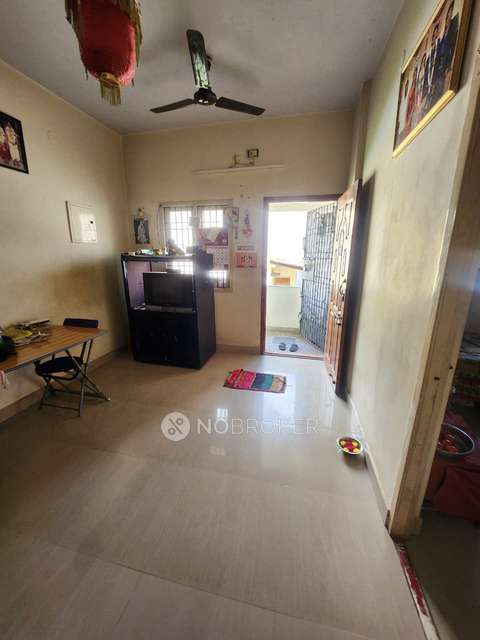 2 BHK Flat In Sri Balaji Flats, Varadharajapuram For Sale  In W396+6p3