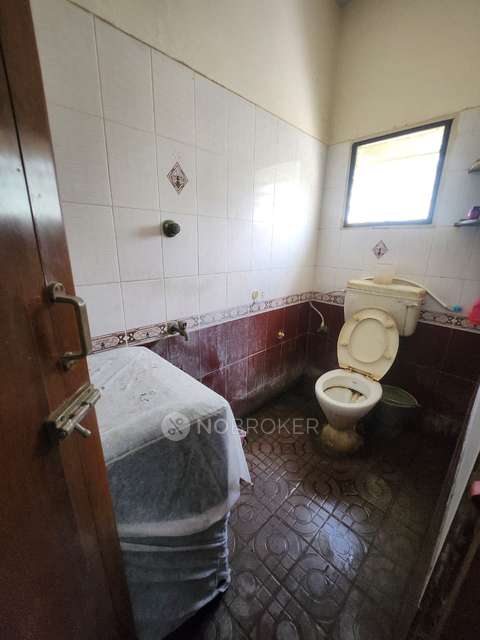 2 BHK Flat In Sri Balaji Flats, Varadharajapuram For Sale  In W396+6p3