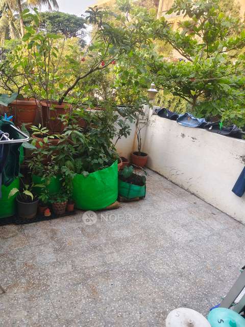 2 BHK Flat In Pranjal Apartment For Sale  In Gultekadi