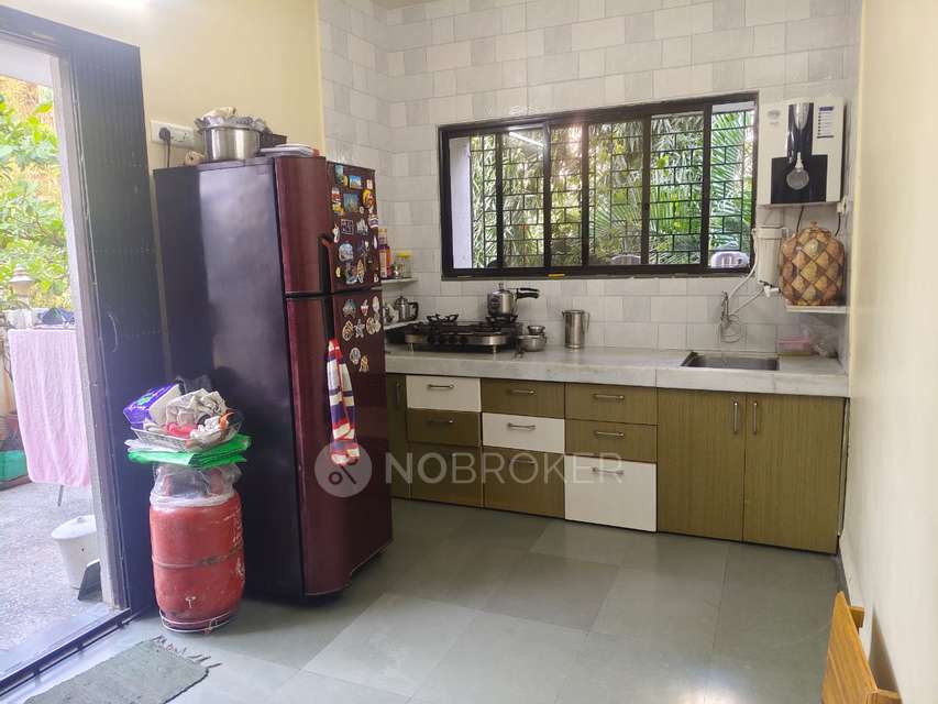 2 BHK Flat In Pranjal Apartment For Sale  In Gultekadi