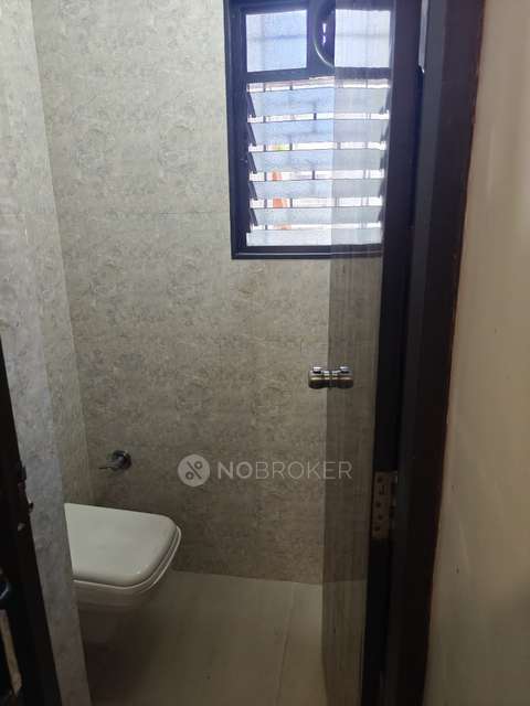 2 BHK Flat In Pranjal Apartment For Sale  In Gultekadi