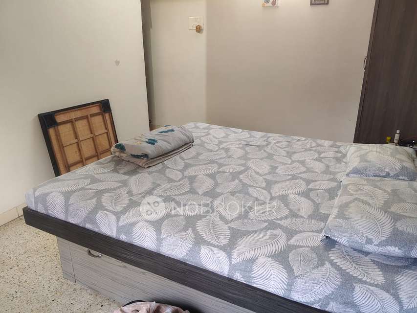 2 BHK Flat In Pranjal Apartment For Sale  In Gultekadi