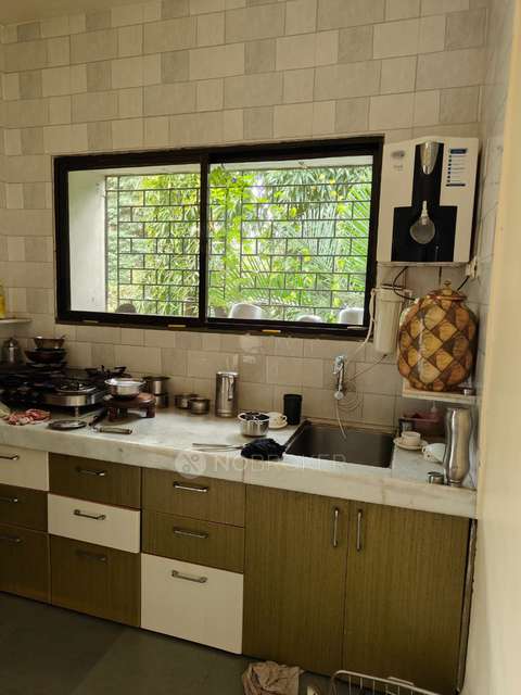 2 BHK Flat In Pranjal Apartment For Sale  In Gultekadi