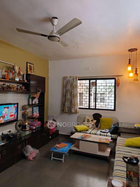 2 BHK Flat In Pranjal Apartment For Sale  In Gultekadi