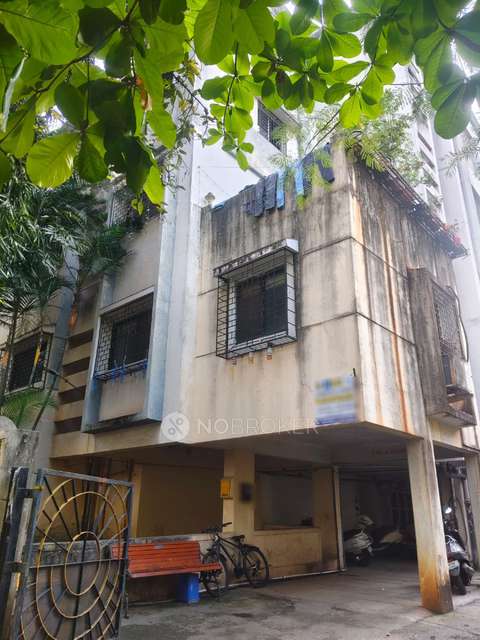 2 BHK Flat In Pranjal Apartment For Sale  In Gultekadi