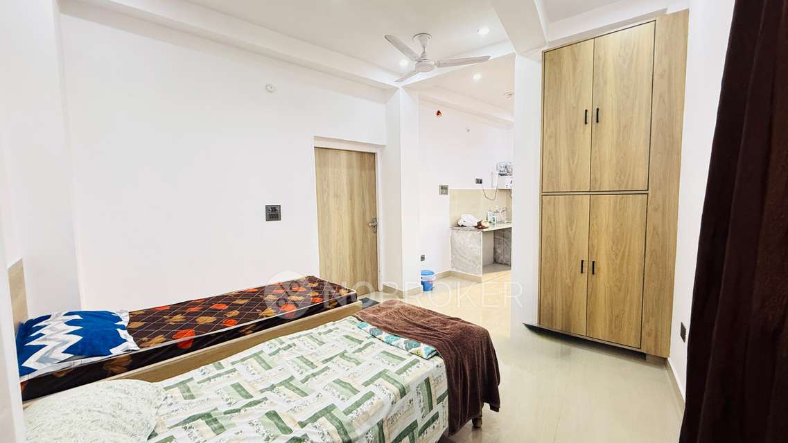 Single Room for Male In 1 RK  In Pandav Nagar