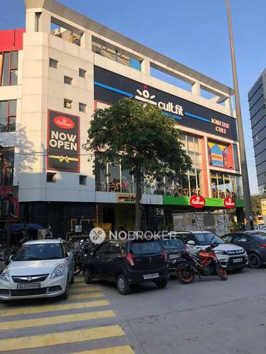 Shop in Sector 18, Noida for sale 