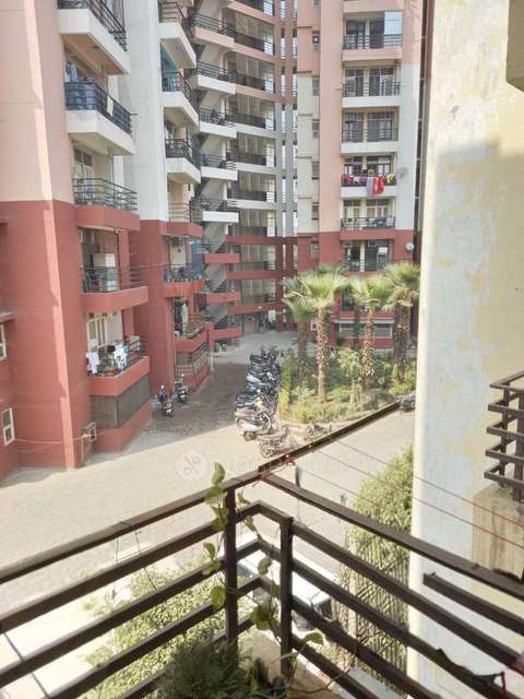 2 BHK Flat In Signature Tower For Sale  In Shatabdi Puram