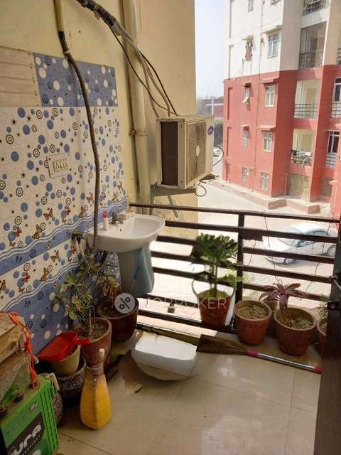 2 BHK Flat In Signature Tower For Sale  In Shatabdi Puram