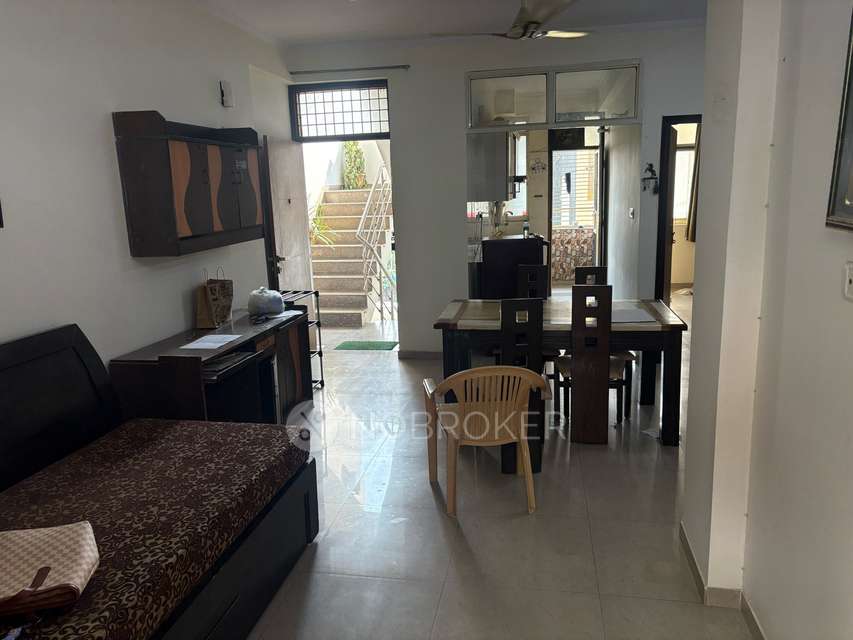 2 BHK Flat In The Silver Olive for Rent  In Silver Olive Apartment (nr Shiv Mandir) Dwarka Sector 16b