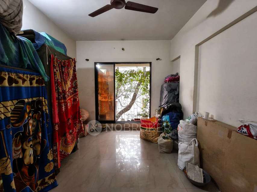 2 BHK Flat In Hiren Chsl For Sale  In  Kandivali West,