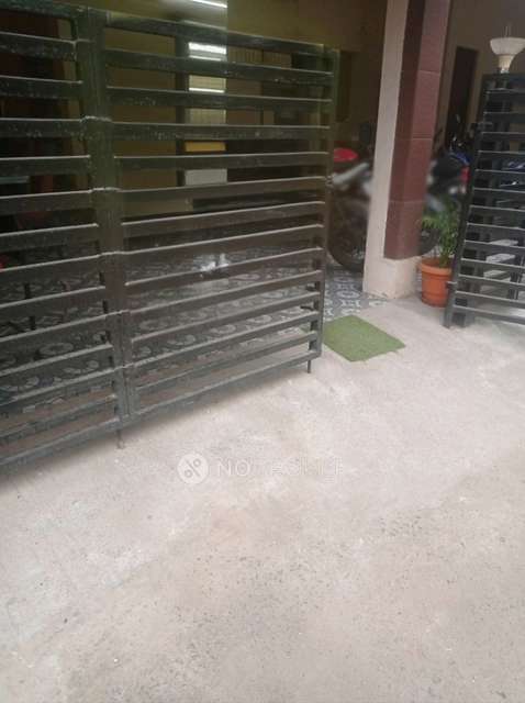 PG for Girls in Navalur