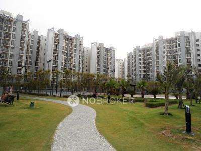 2 BHK Flat In Omaxe Grand Woods For Sale  In Sector-93 B