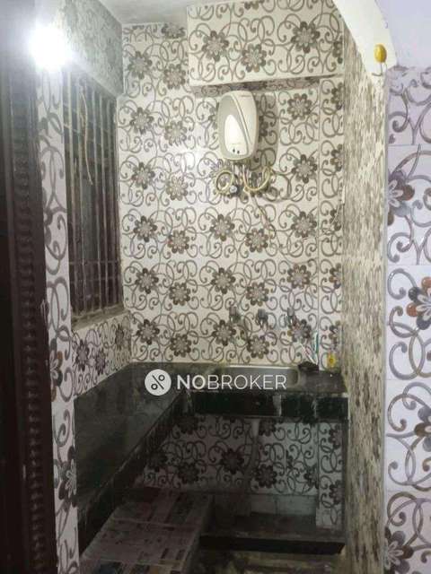 4 BHK Flat For Sale  In Laxmi Nagar