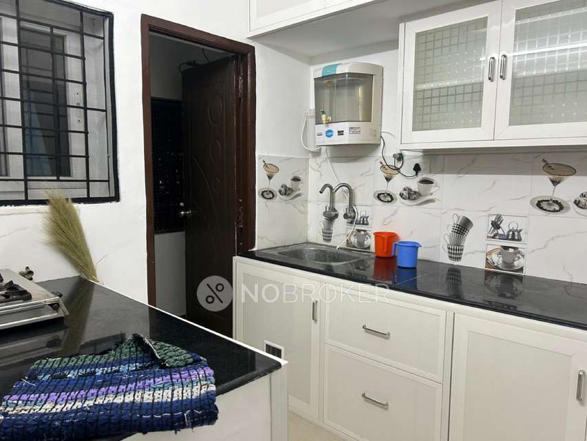 PG for Girls in Milano Orchard