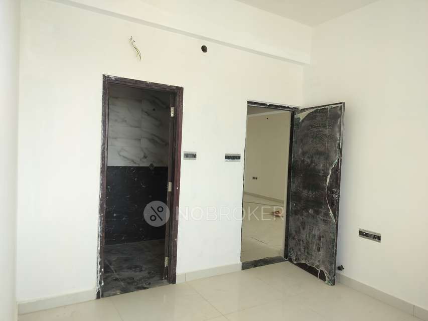 3 BHK Flat In Candeur Crescent For Sale  In Lingampally