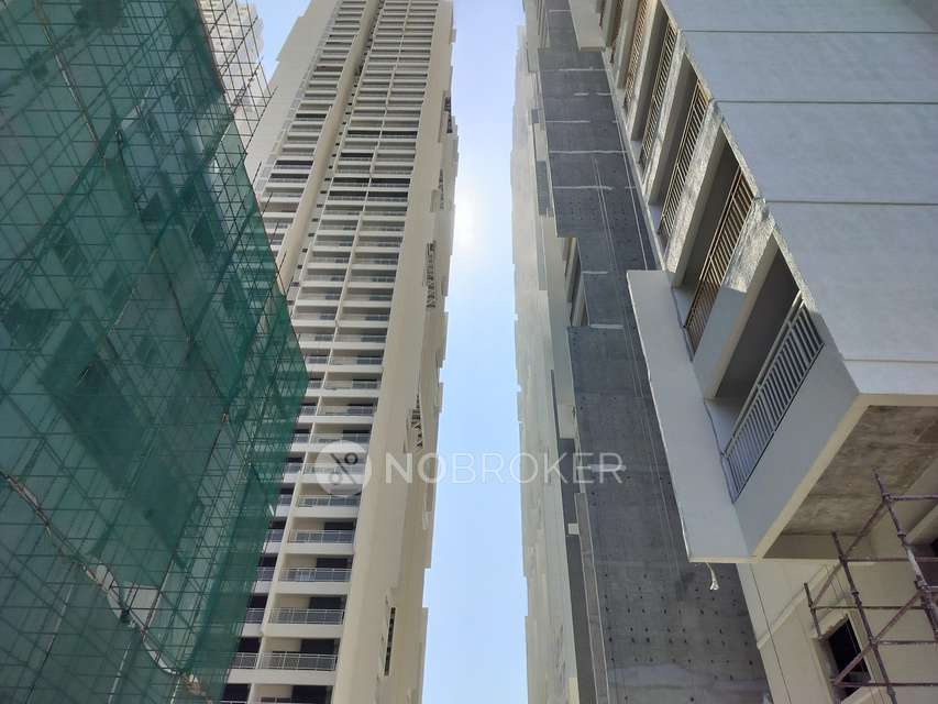 3 BHK Flat In Candeur Crescent For Sale  In Lingampally