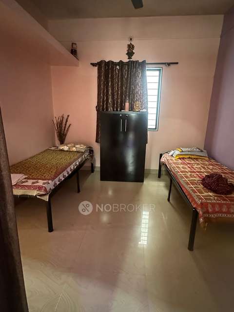 PG for Girls in Gurudwara Chowk Jijamata Chowk