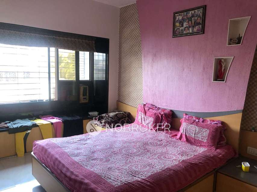 2 BHK Flat In White Arch For Sale  In Kandivali West