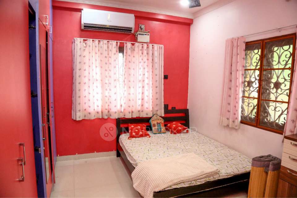 4+ BHK House For Sale  In Akkarai, Injambakkam