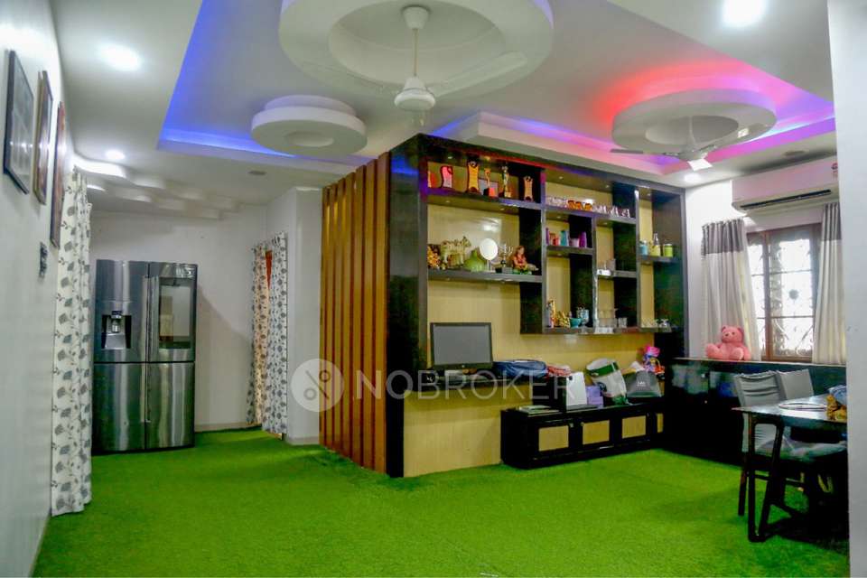 4+ BHK House For Sale  In Akkarai, Injambakkam