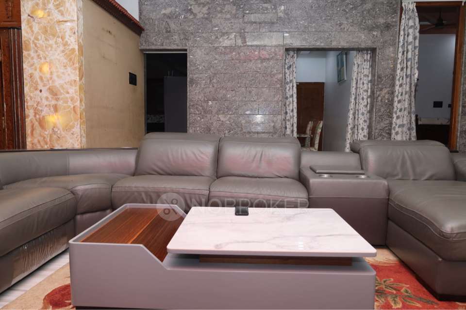 4+ BHK House For Sale  In Akkarai, Injambakkam