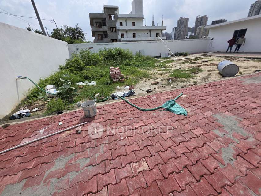 Godown/Warehouse in Roza Yakubpur, Greater Noida for Rent 