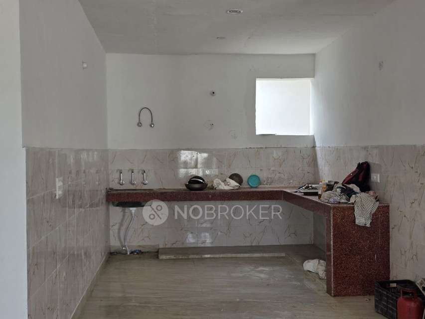 Godown/Warehouse in Roza Yakubpur, Greater Noida for Rent 