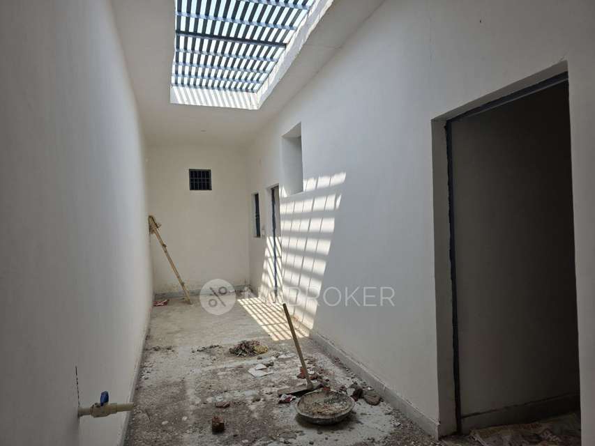 Godown/Warehouse in Roza Yakubpur, Greater Noida for Rent 