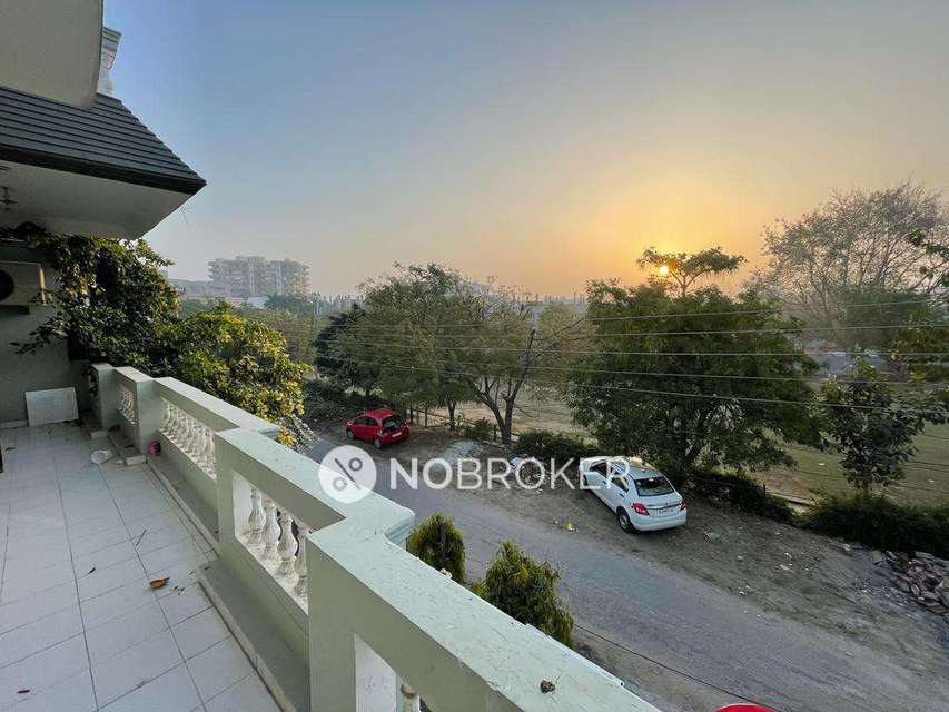 1 RK House for Rent  In Sector 46