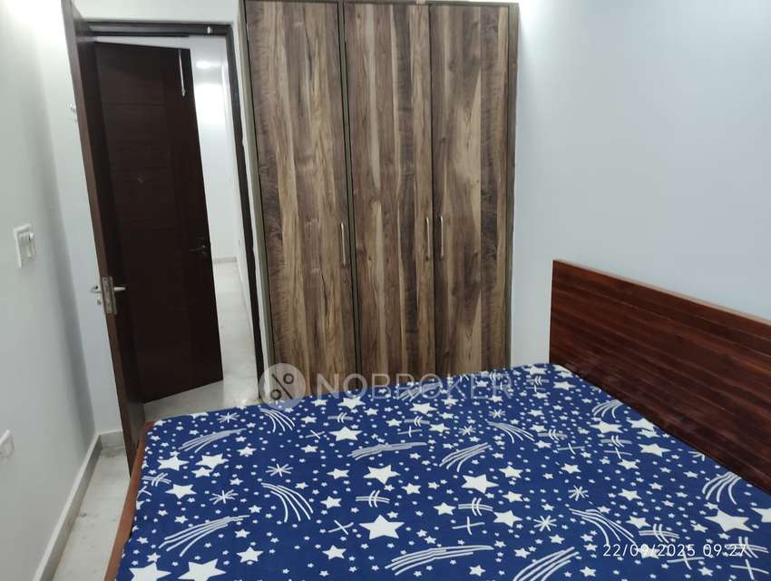 Single Room for Male In 2 BHK  In Rajinder Nagar