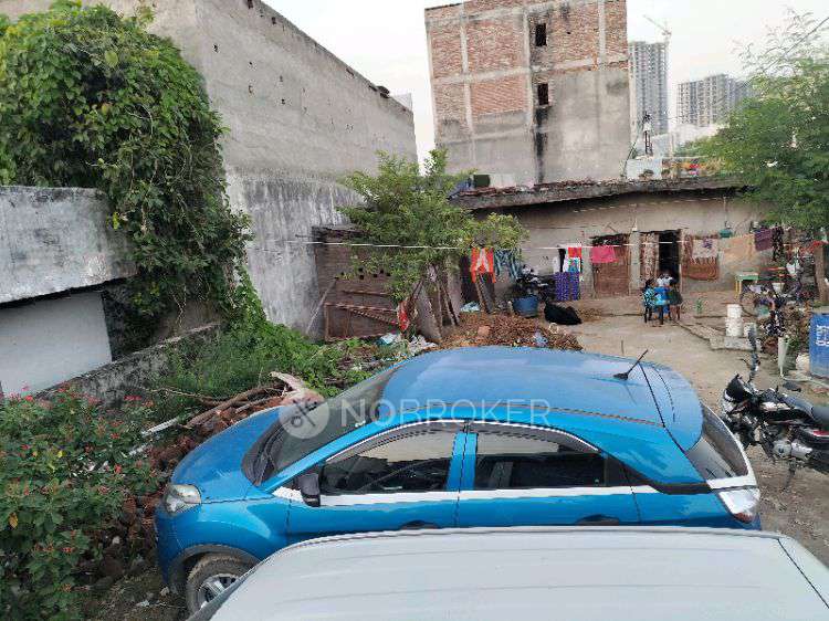 Godown/Warehouse in Paras One33, Noida for Rent 