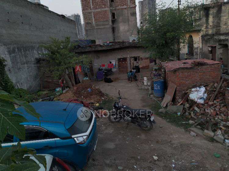 Godown/Warehouse in Paras One33, Noida for Rent 