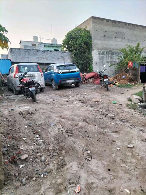 Godown/Warehouse in Paras One33, Noida for Rent 