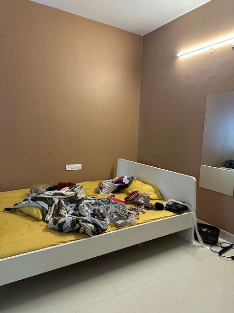 Single Room for Female In 3 BHK  In Dsr Avenue In Madhapur