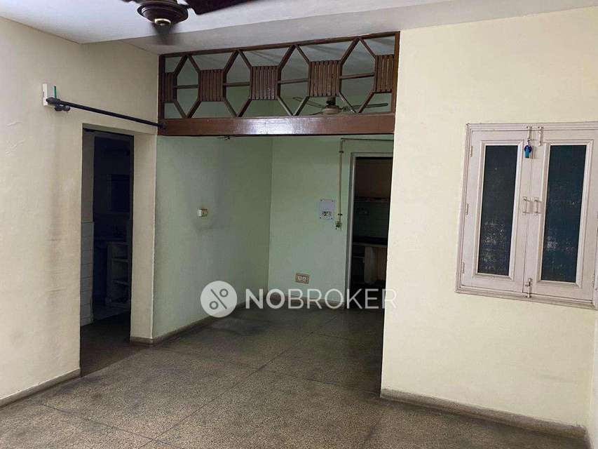 2 BHK Flat In Dda Flat Mayur Vihar Ph1 Pocket 3 For Sale  In 355, Pocket 3, Trilokpuri, New Delhi, Delhi, 110091, India